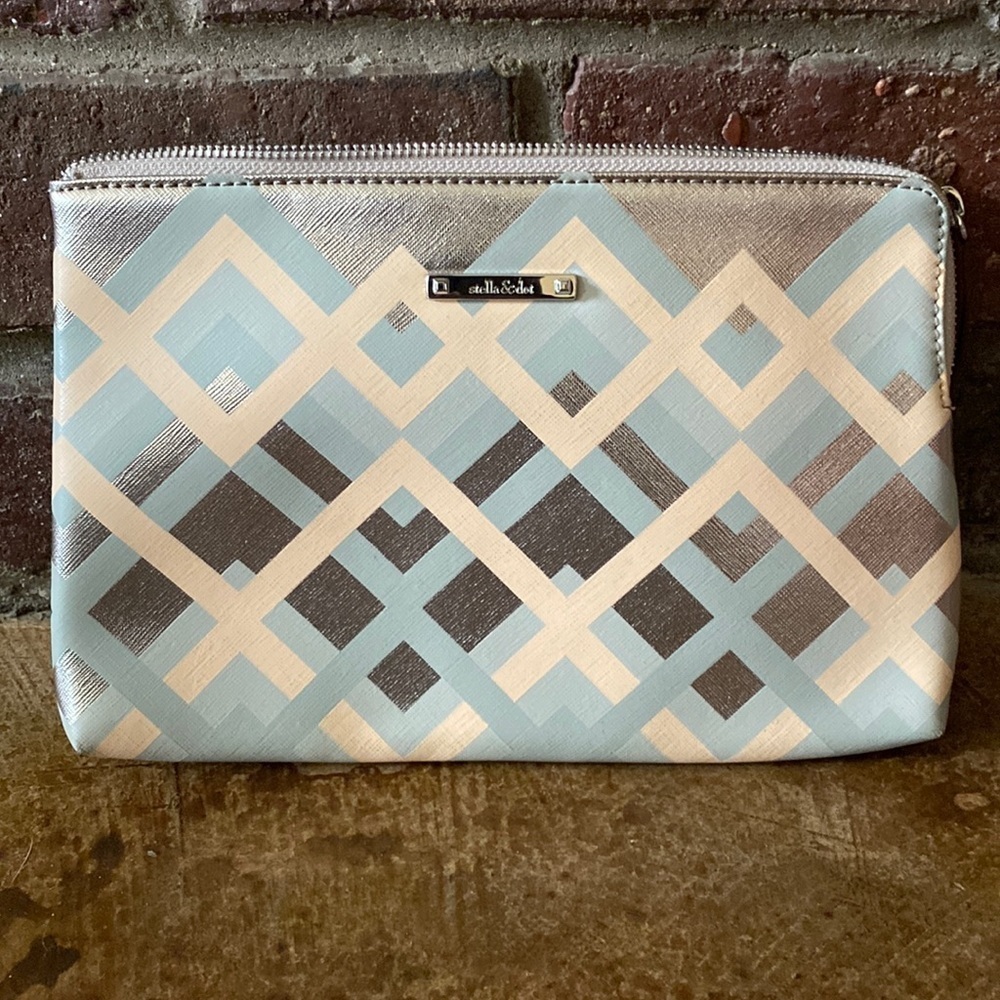 Stella & Dot rose gold and pink chevron print zipper top clutch bag